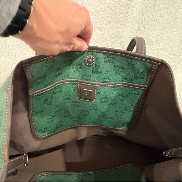 Green MCM Visetos Tote - Picture 9 of 10